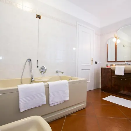 Sleeps 12 Pool