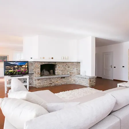 Sleeps 12 Pool